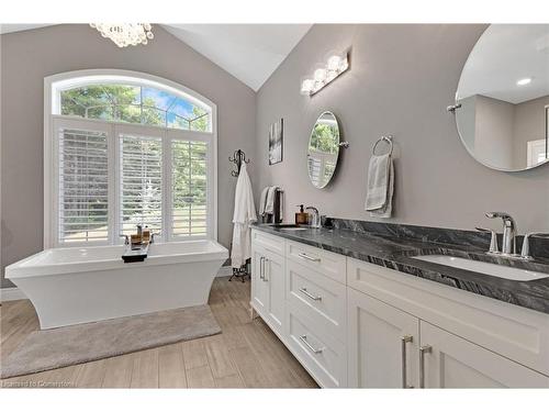 6845 Wellington Road 34, Puslinch, ON - Indoor Photo Showing Bathroom