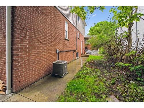 155 University Avenue E, Waterloo, ON 