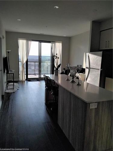 2304-15 Queen Street S, Hamilton, ON - Indoor Photo Showing Kitchen