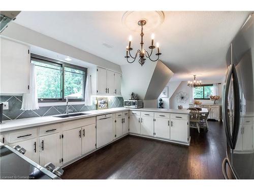 6607 Ellis Road, Cambridge, ON - Indoor Photo Showing Kitchen