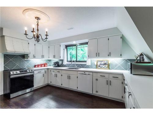 6607 Ellis Road, Cambridge, ON - Indoor Photo Showing Kitchen