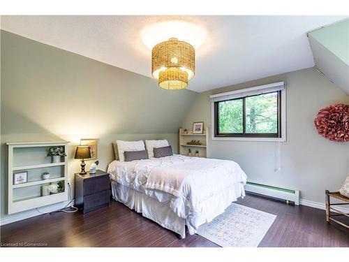 6607 Ellis Road, Cambridge, ON - Indoor Photo Showing Bedroom