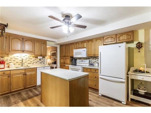6607 Ellis Road, Cambridge, ON - Indoor Photo Showing Kitchen