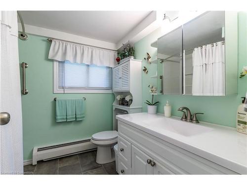 6607 Ellis Road, Cambridge, ON - Indoor Photo Showing Bathroom