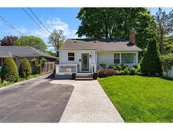 23 Nelles Boulevard  Grimsby, ON L3M 3P9