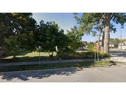 637 Hamilton Road  London, ON N5Z 1T1