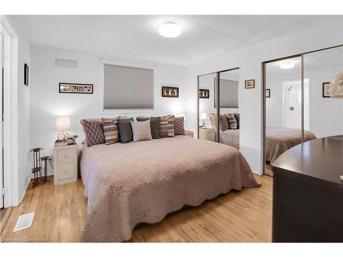 150-3033 Townline Road, Stevensville, ON - Indoor Photo Showing Bedroom