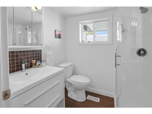 150-3033 Townline Road, Stevensville, ON - Indoor Photo Showing Bathroom