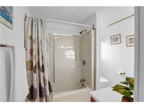 150-3033 Townline Road, Stevensville, ON - Indoor Photo Showing Bathroom