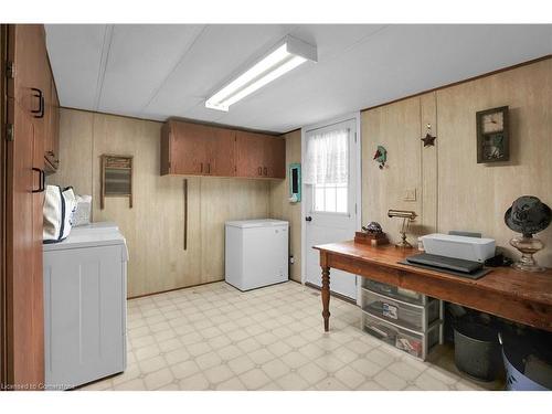 150-3033 Townline Road, Stevensville, ON - Indoor Photo Showing Laundry Room