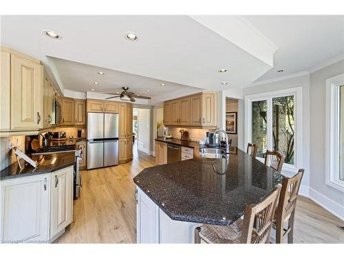 2131 Upland Drive, Burlington, ON - Indoor Photo Showing Kitchen With Upgraded Kitchen