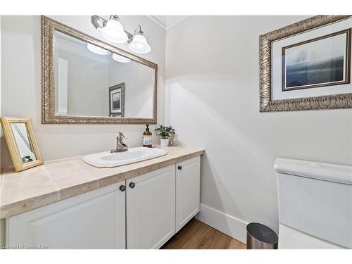 2131 Upland Drive, Burlington, ON - Indoor Photo Showing Bathroom