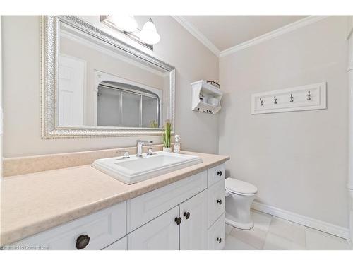 2131 Upland Drive, Burlington, ON - Indoor Photo Showing Bathroom