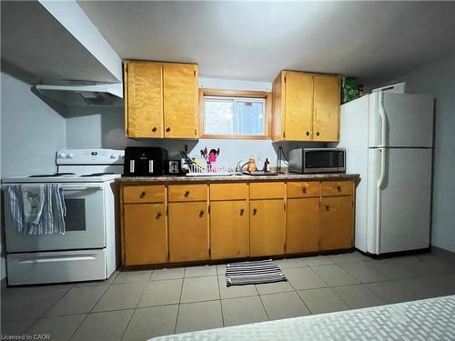 349 Whitney Avenue, Hamilton, ON - Indoor Photo Showing Kitchen