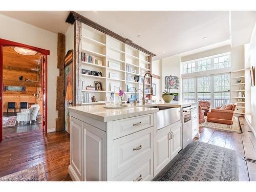 6115 Guelph Line, Burlington, ON - Indoor