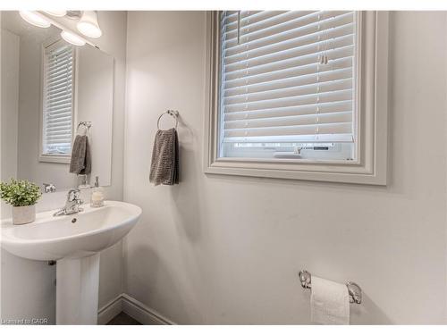 26 Spring Creek Street, Kitchener, ON - Indoor Photo Showing Bathroom