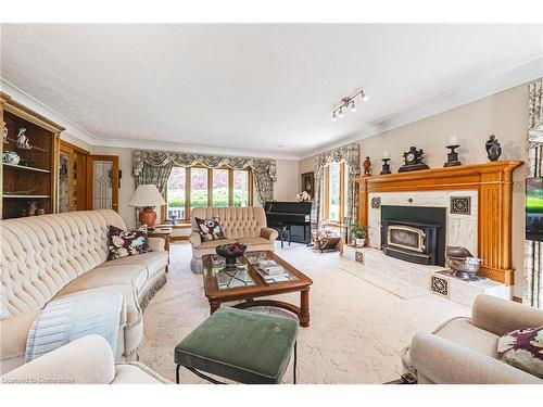 1960 Cream Street, Pelham, ON - Indoor Photo Showing Living Room With Fireplace