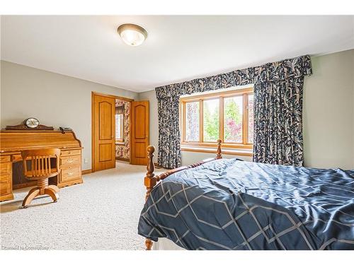 1960 Cream Street, Pelham, ON - Indoor Photo Showing Bedroom
