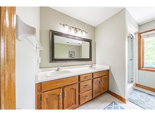 1960 Cream Street, Pelham, ON - Indoor Photo Showing Bathroom