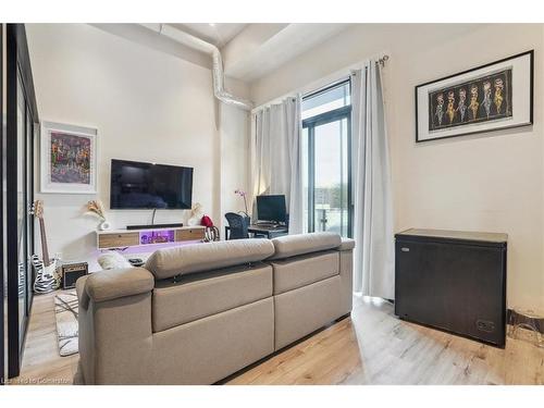 105-121 King Street E, Hamilton, ON - Indoor Photo Showing Living Room