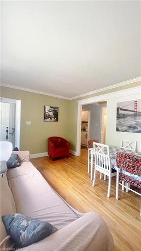 125 Gary Avenue, Hamilton, ON - Indoor Photo Showing Bedroom