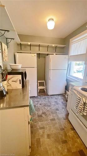 125 Gary Avenue, Hamilton, ON - Indoor Photo Showing Garage