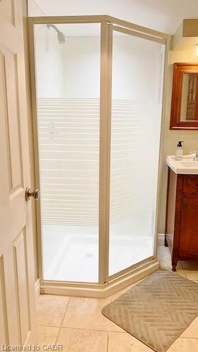 125 Gary Avenue, Hamilton, ON - Indoor Photo Showing Bathroom