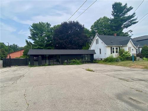 111-115 Fiddlers Green Road, Ancaster, ON 