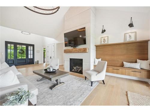 5020 First Line, Erin, ON - Indoor Photo Showing Living Room With Fireplace