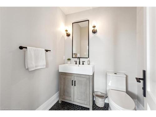 5020 First Line, Erin, ON - Indoor Photo Showing Bathroom