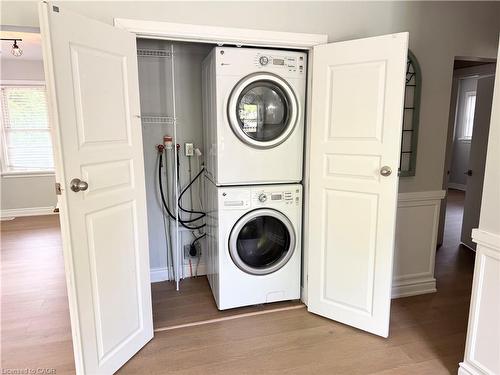 26 Grandfield Street, Hamilton, ON - Indoor Photo Showing Laundry Room