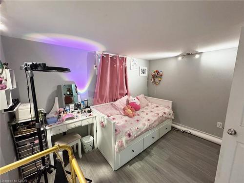 26 Grandfield Street, Hamilton, ON - Indoor Photo Showing Bedroom