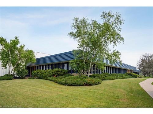 4445 Fairview Street, Burlington, ON 