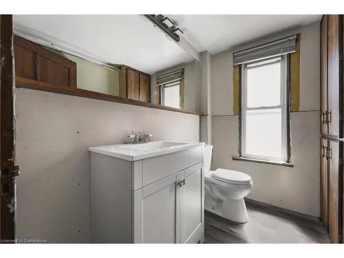 433 Lydia Street, Sarnia, ON - Indoor Photo Showing Bathroom