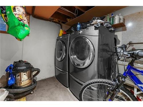 433 Lydia Street, Sarnia, ON - Indoor Photo Showing Laundry Room
