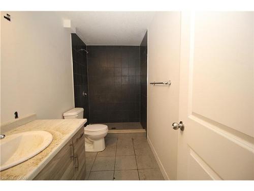 15 Meadowhawk Lane, Simcoe, ON - Indoor Photo Showing Bathroom
