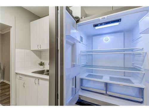 104-2052 Courtland Drive, Burlington, ON - Indoor