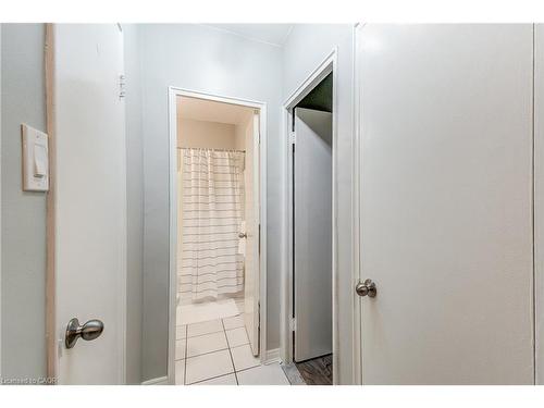 104-2052 Courtland Drive, Burlington, ON - Indoor