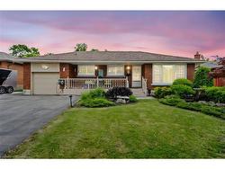 3 Mcnab Drive  Welland, ON L3C 2M7