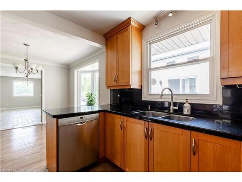 4245 Cedar Springs Road, Burlington, ON - Indoor Photo Showing Kitchen With Double Sink