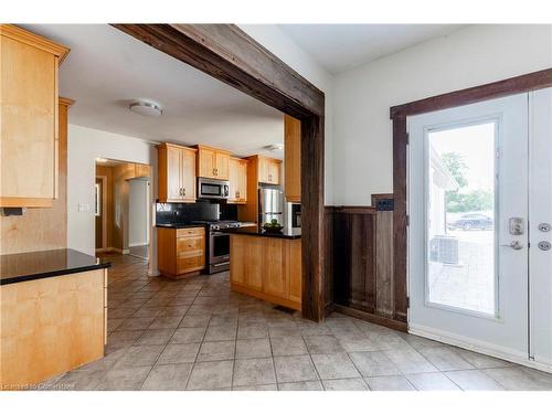 4245 Cedar Springs Road, Burlington, ON - Indoor Photo Showing Kitchen