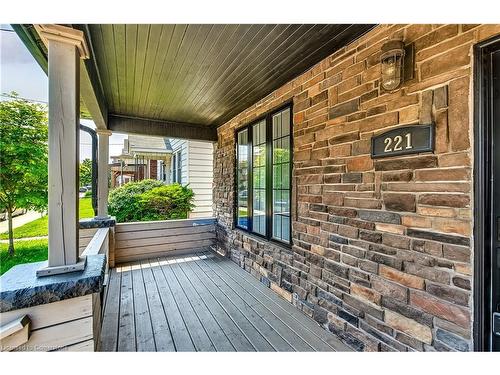 221 Rosslyn Avenue N, Hamilton, ON - Outdoor With Deck Patio Veranda With Exterior