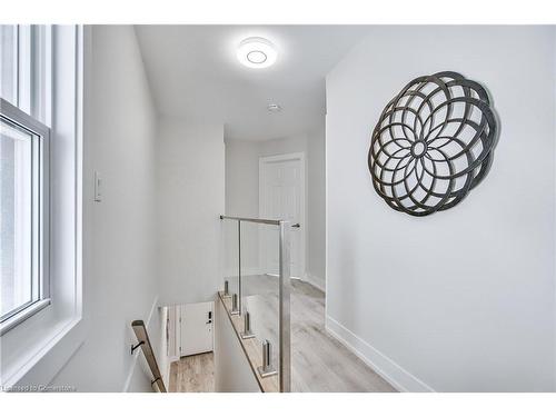 221 Rosslyn Avenue N, Hamilton, ON - Indoor Photo Showing Other Room
