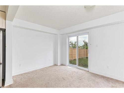 142 Stonebrook Way, Markdale, ON - Indoor Photo Showing Other Room