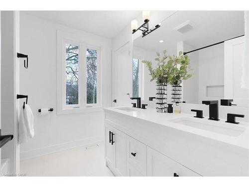 94 West 32Nd Street, Hamilton, ON - Indoor Photo Showing Other Room