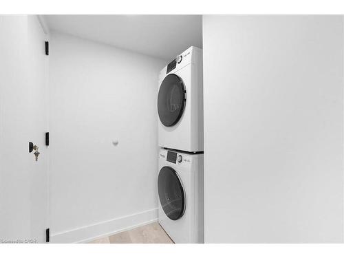 94 West 32Nd Street, Hamilton, ON - Indoor Photo Showing Laundry Room