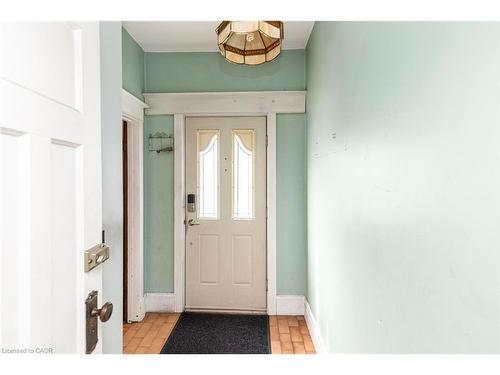 11 Grafton Avenue, Hamilton, ON - Indoor Photo Showing Other Room