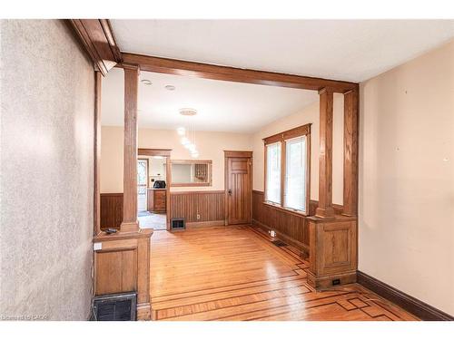 11 Grafton Avenue, Hamilton, ON - Indoor Photo Showing Other Room
