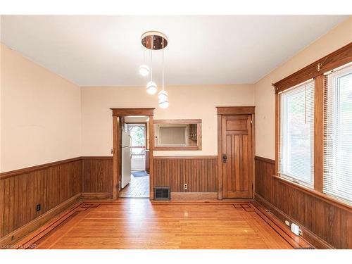 11 Grafton Avenue, Hamilton, ON - Indoor Photo Showing Other Room