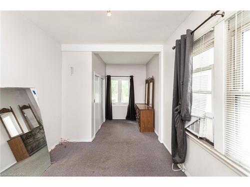 11 Grafton Avenue, Hamilton, ON - Indoor Photo Showing Other Room